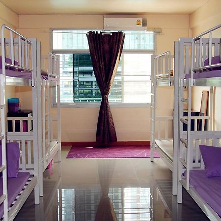 Small Elephant Hostel Bangkok Exteriér fotografie